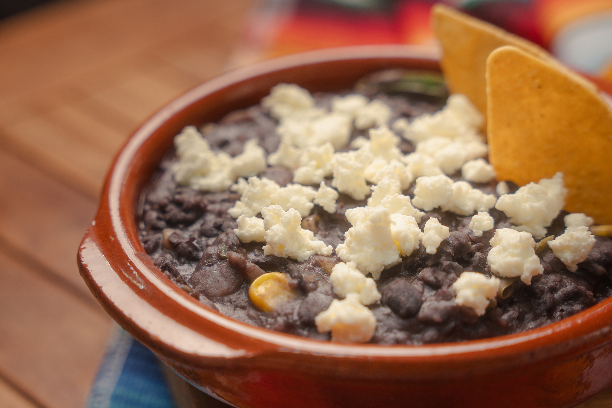 Frijoles Negros Con Rajas y Elote - La Tortilleria